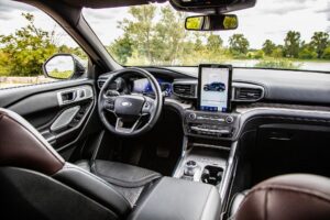 Ford Explorer 2020 - interiér vozidla